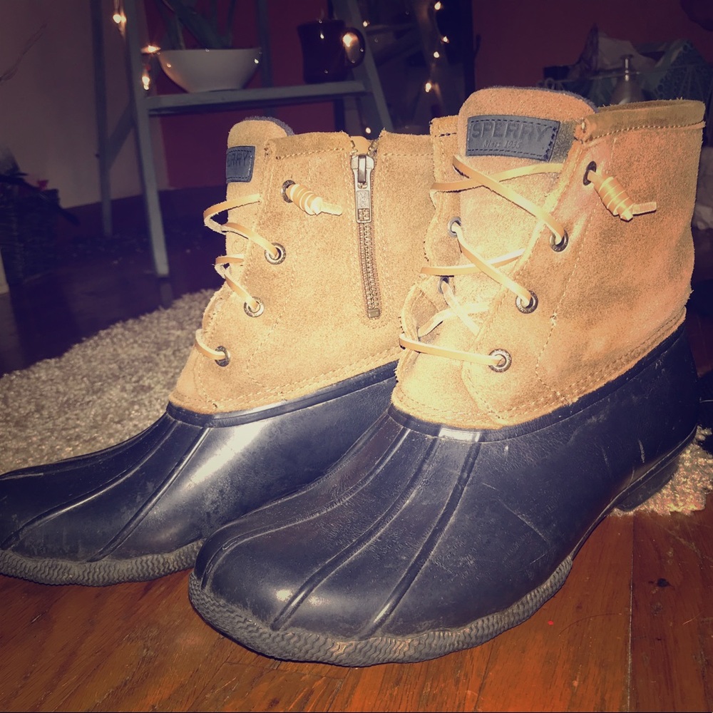 Sperry boots navy blue and tan